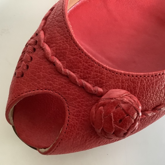 Valentino Garavani Vintage Red  Leather Peep Toe Flats Floral Stitching Sz 7 - Picture 9 of 10